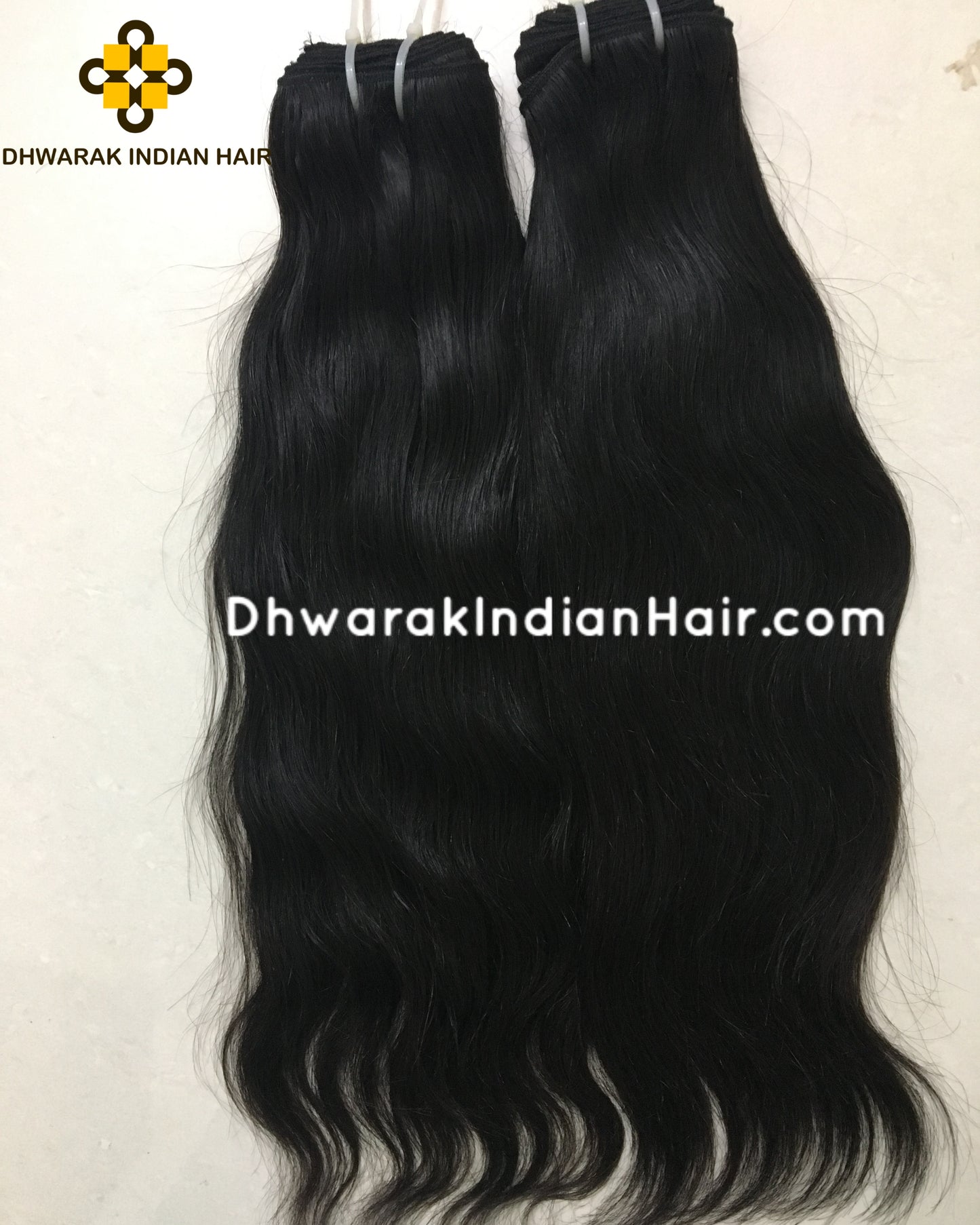 Tissage de cheveux indiens noirs et raides